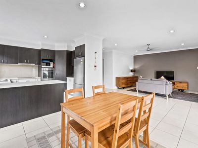 2 Seafarer Court, Blacks Beach