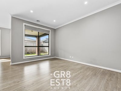 6 Australorp Drive, Clyde North