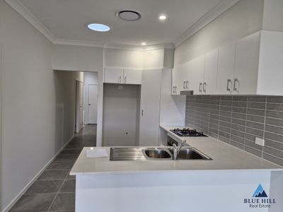 2 / 94 Settlers Boulevard, Chisholm