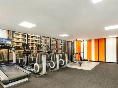 813N / 229 Toorak Road, South Yarra