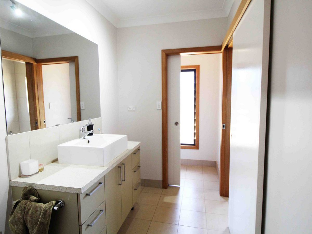 12 JULIE CLOSE, Peeramon