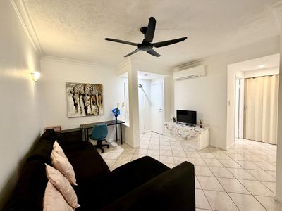 1211 / 2-10 Greenslopes St, Cairns North