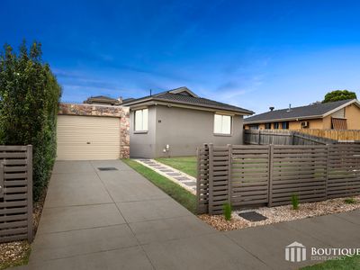33 Amalfi Drive, Endeavour Hills