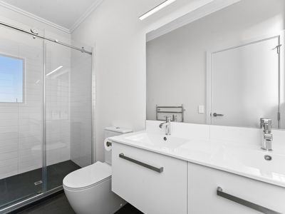 4 Marine Parade, Hobsonville