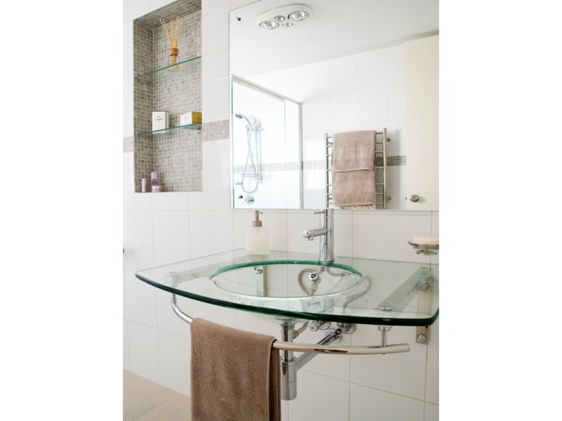 8 Mitchell Parade, Mollymook