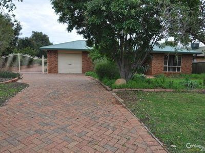 6 Eden Park Avenue, Dubbo