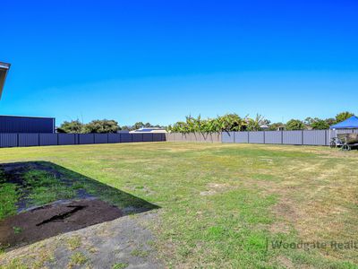 24 KINKUNA DRIVE, Woodgate