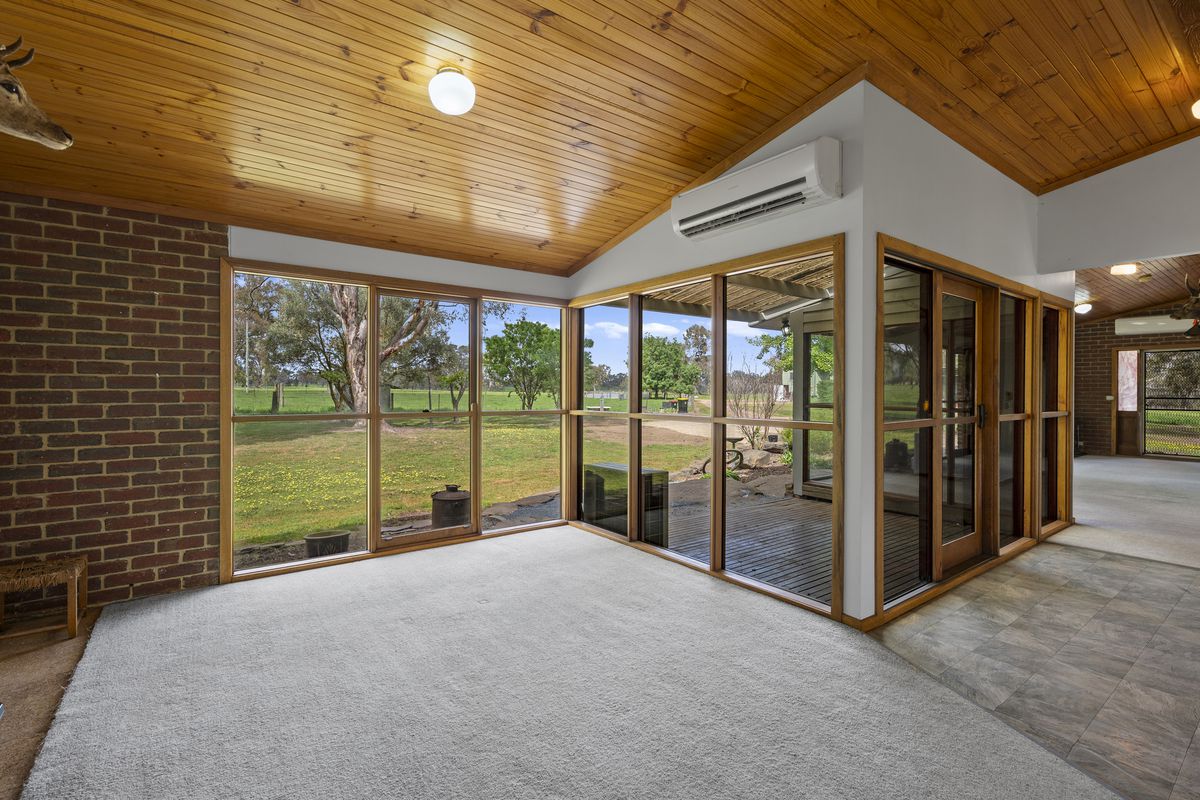 560 Old Tolmie Road, Mansfield