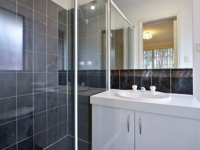 1B Paddington Drive, Hannans