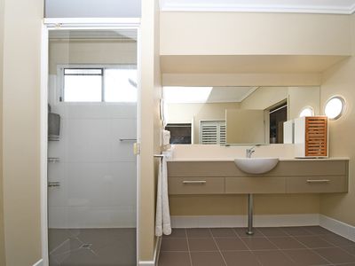 8 / 569 Esplanade, Urangan