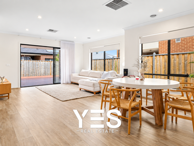 12 Whispering Way, Clyde North