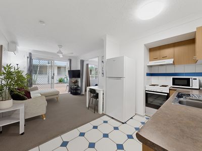 6 / 21-27 MARKWELL AVENUE, Surfers Paradise