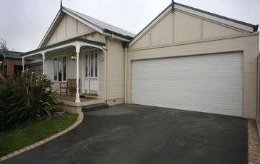 4 Frere Close, Pakenham