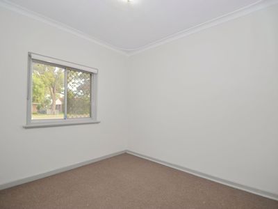 13 Berehaven Avenue, Thornlie