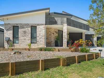 6 Peppermint Road, Morisset