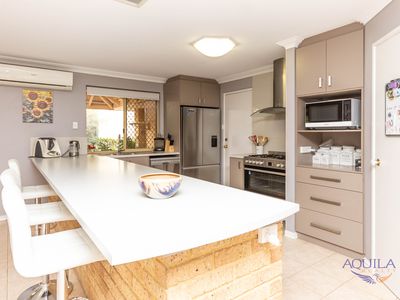 11 Robinia Rise, Helena Valley