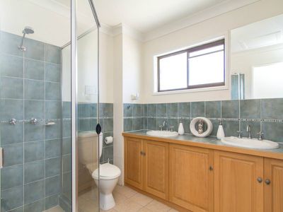 6  250 Marine Parade, Labrador