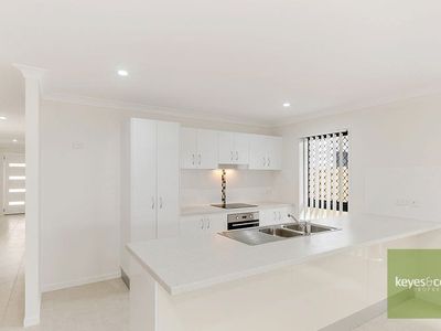 16 Orangeberry Circuit, Mount Low