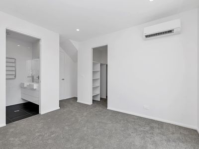 3 / 8 Aurora Close, Mawson