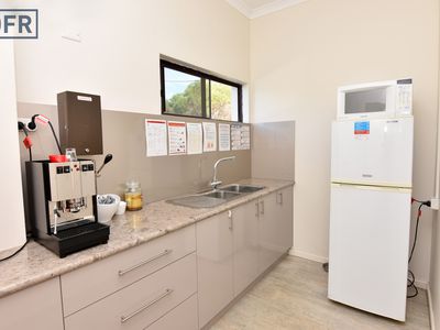 11 Crompton Road, Rockingham