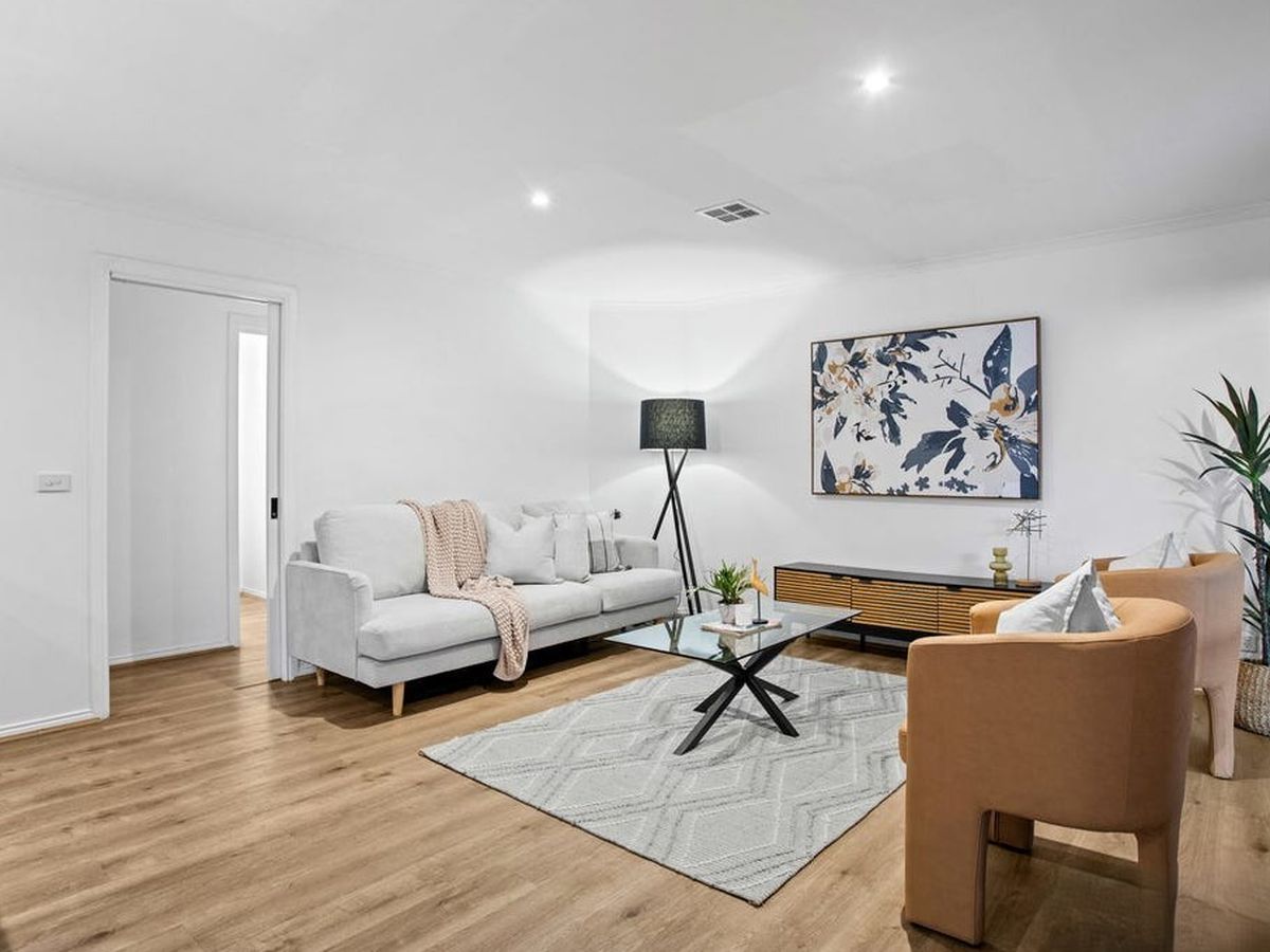 8 Little Acre Cl, Langwarrin
