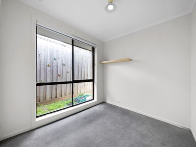 2 Saddington Avenue, Hoppers Crossing