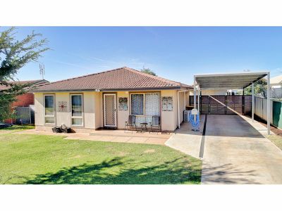 18 Salter Drive, Dubbo