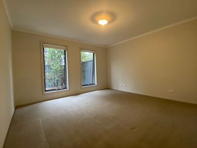 1 / 25 Deutgam Street, Werribee