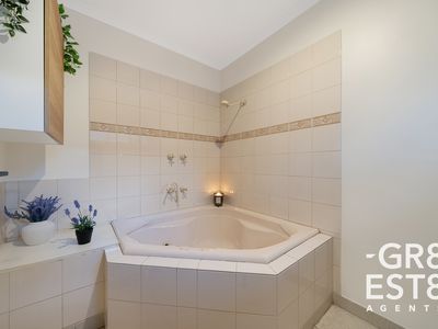 9 Greenshank court , Carrum Downs