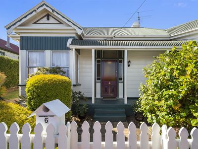 6 Bernard Street, Mornington