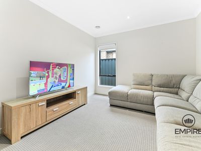 7 Mill Circuit, Clyde North