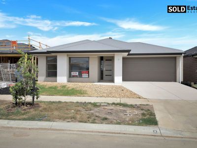 6 Keighery Drive, Clyde North