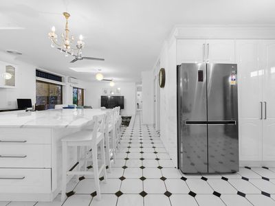 155 Mount Ommaney Drive, Jindalee