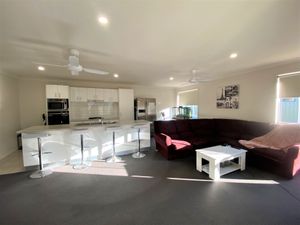 891 Bateman Place, North Albury