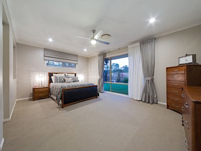 5 Sylvateere Cr, Wakerley