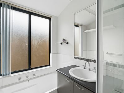89 Cheltenham Loop, Bertram