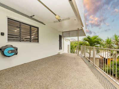 1 Seaview Court, Castle Hill