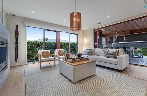 15 Greenvale Gardens Boulevard, Greenvale