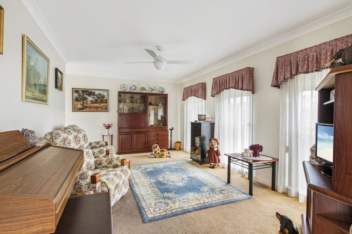 1 / 10 Waratah Avenue, Woy Woy