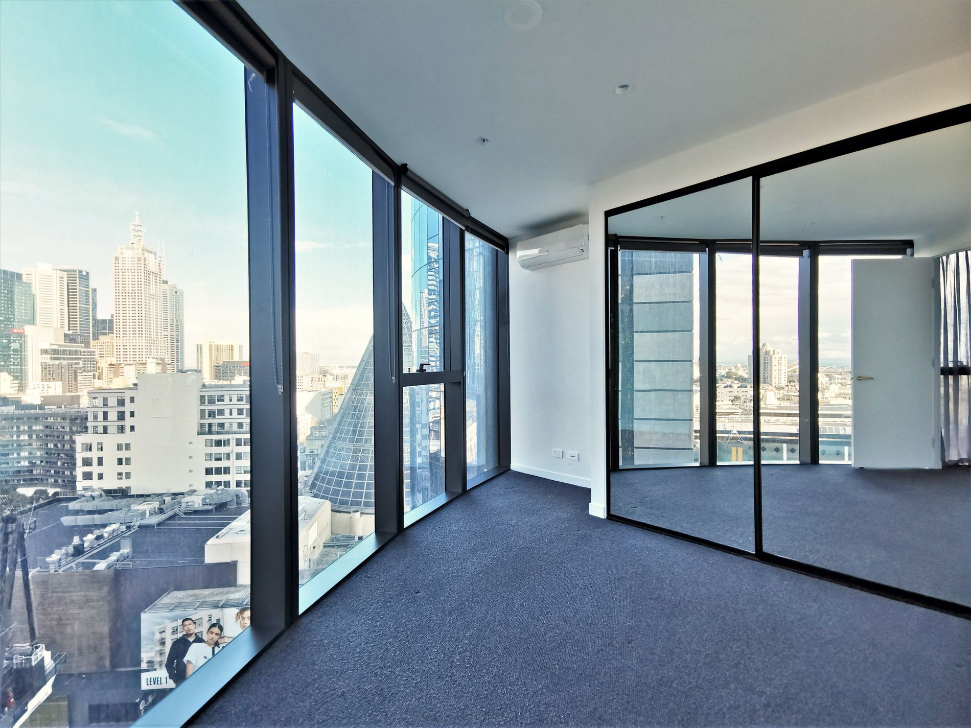 2003 / 228 La Trobe St, Melbourne