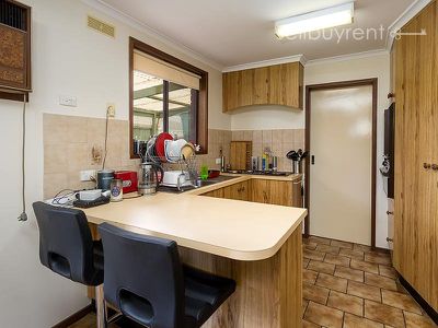 2 / 7 BURNS COURT, Wodonga