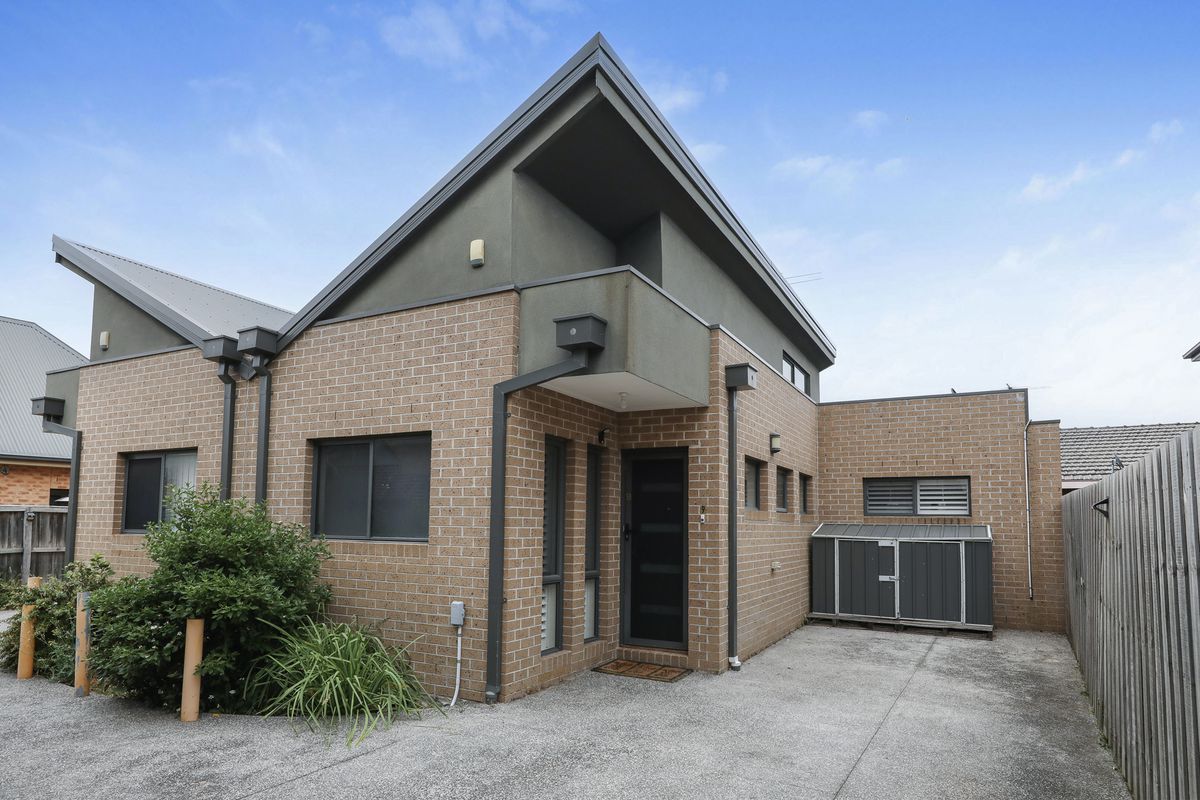 Sophisticated Low-Maintenance Living in the Heart of Pascoe Vale