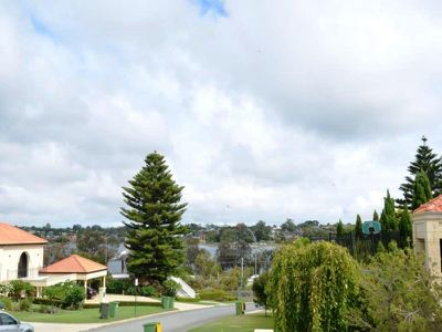 28 Edgewater Road, Salter Point