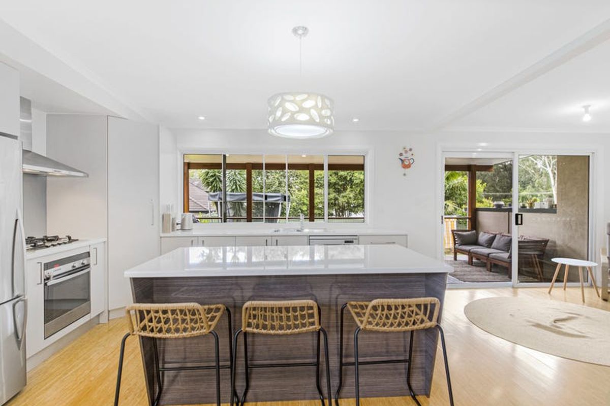 4 Lakewood Avenue, Green Point