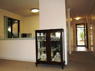 2 / 7 Holder Street, St James