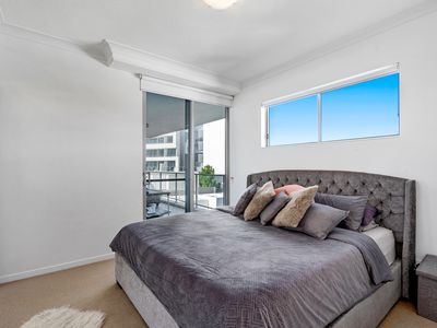 301 / 3 Compass Drive, Biggera Waters