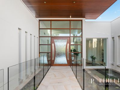 5693 Anchorage Terrace, Sanctuary Cove