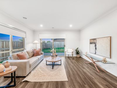 1 Growling Grass Drive, Clyde North