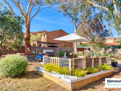 8 / 122 Henderson Road, Queanbeyan