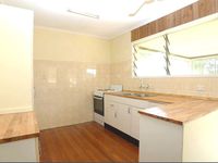 8 Albert Street, Woodridge